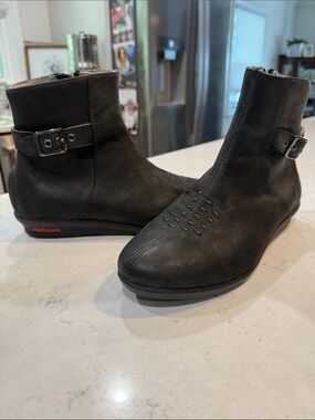 ICON Sacred Women's Riding Boot Size 9 Vintage